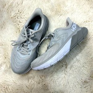 Hoka arahi stability shoe